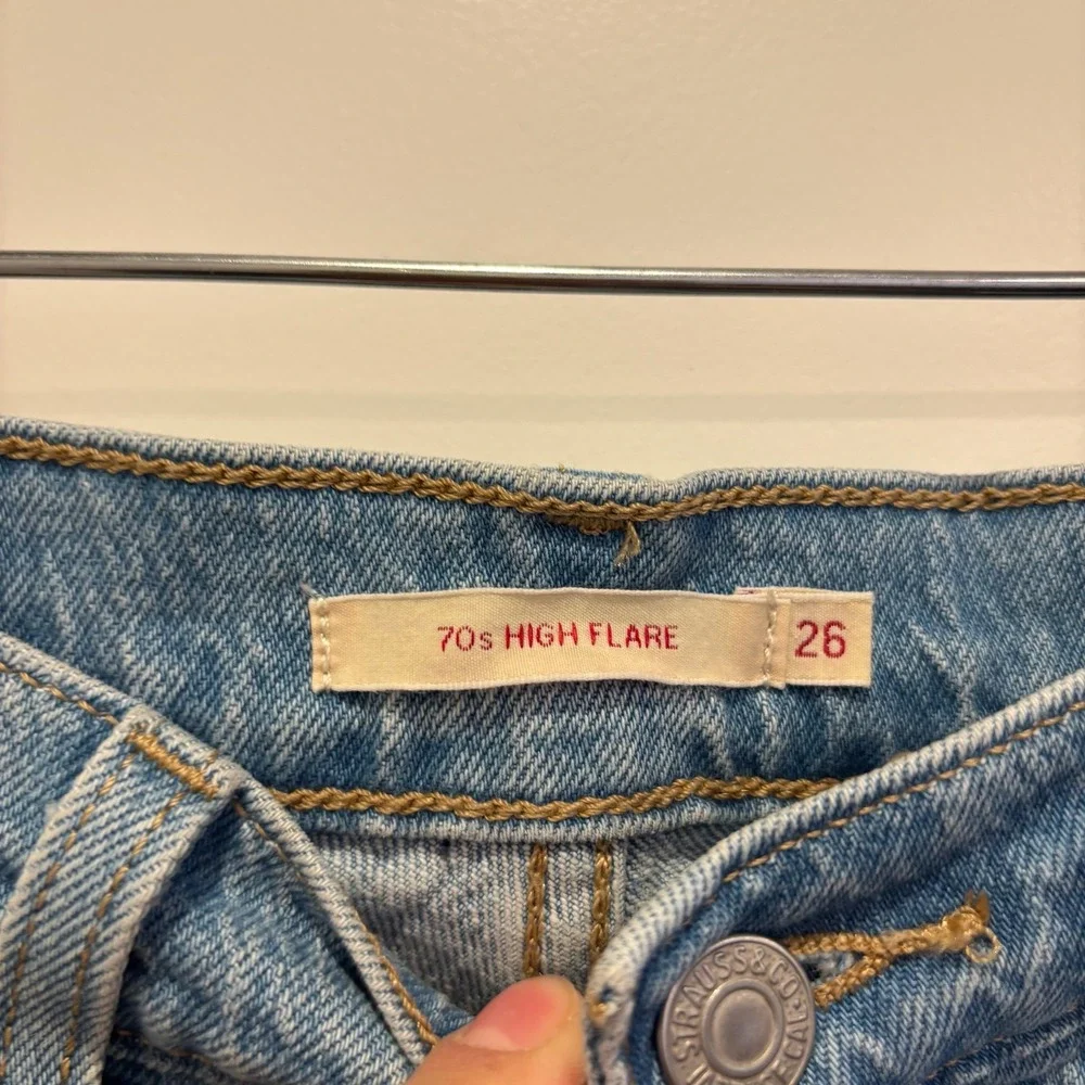 Levi's 70s High Flare Denim Jeans Light Wash Distressed Raw Hem Size‎ 26